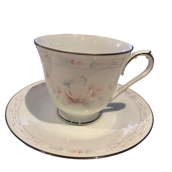 Noritake Carthage 3330 set of 2 China Tea Cups Pink Floral Pattern Platinum Trim - Picture 4 of 9